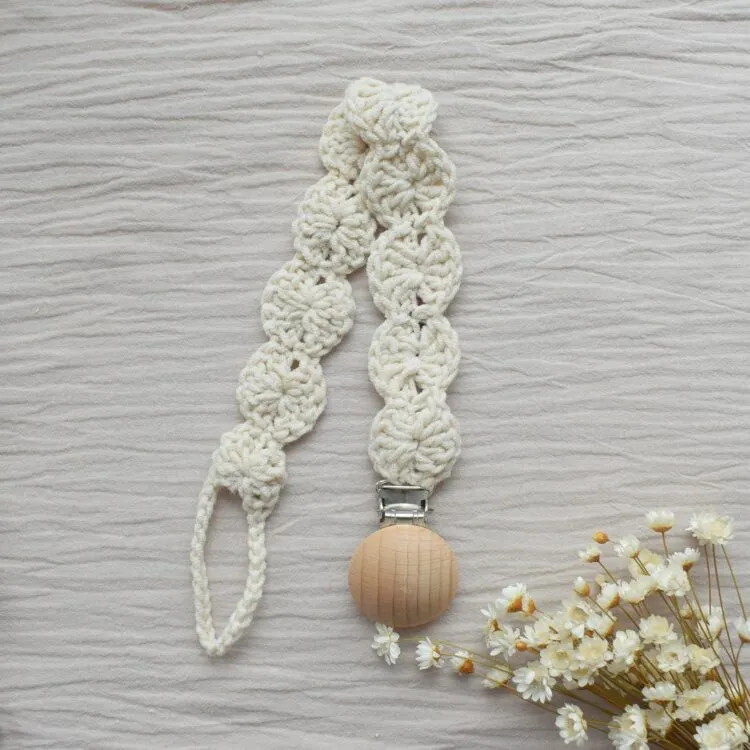 Klip na cumlík svetlobéžový